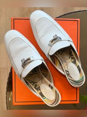 Authentic - Hermes White Leather “Oz” mules/ signature palladium Hardware - 40EU